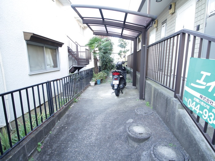 駐輪場 サボイアンハウス