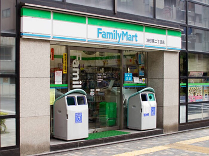 ファミリーマート 渋谷二丁目店(コンビニ)まで120m NJK MARQUIS OMOTESANDO