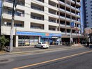 ローソン錦町１丁目店(コンビニ)まで200m レオパ－ド立川