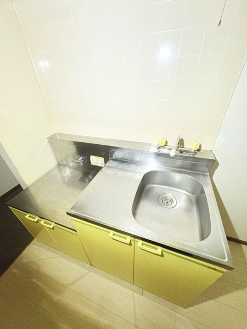 キッチン フラッツマルイ