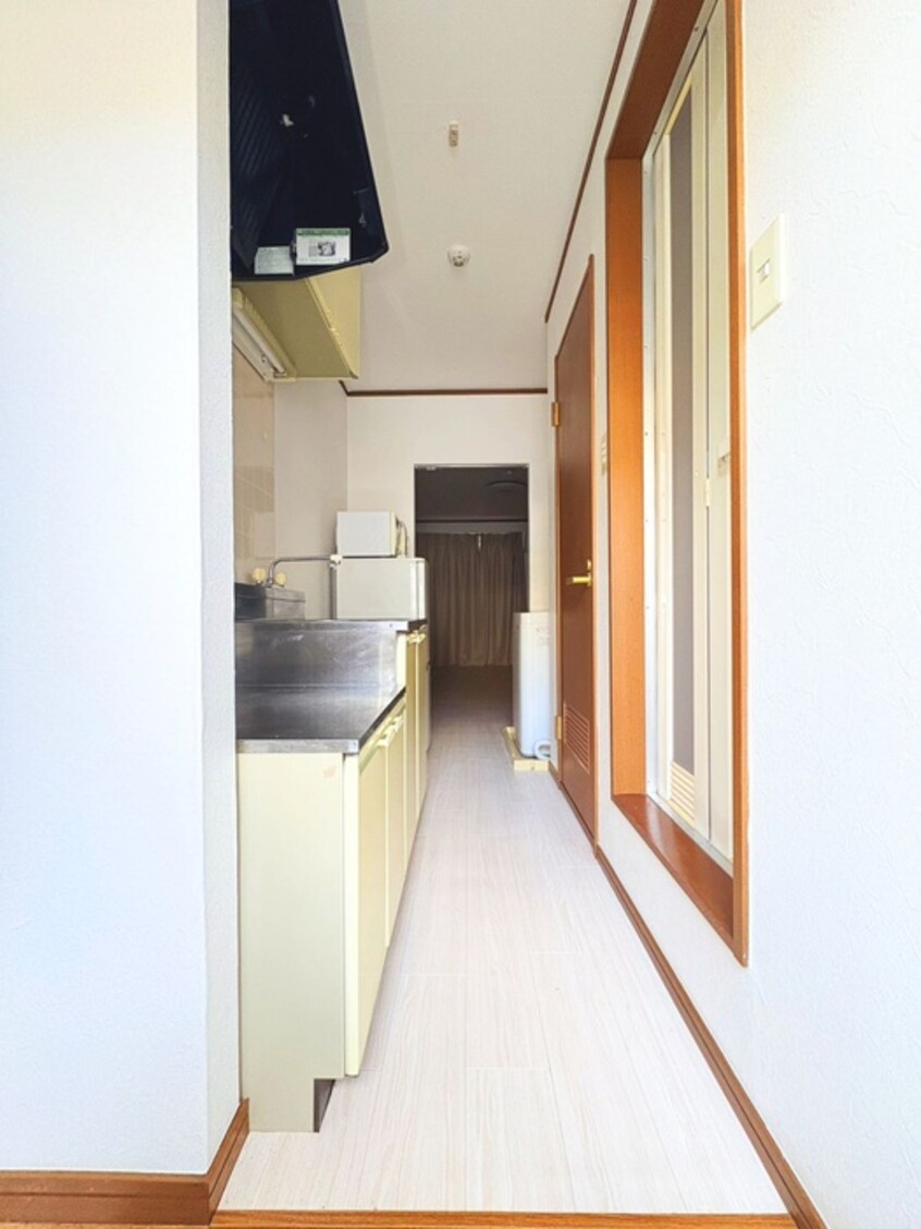 廊下 フラッツマルイ