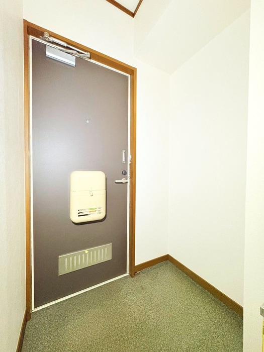 玄関 フラッツマルイ