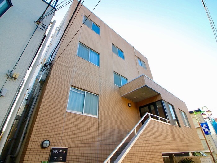 エントランス部分 グランデ－ル不二