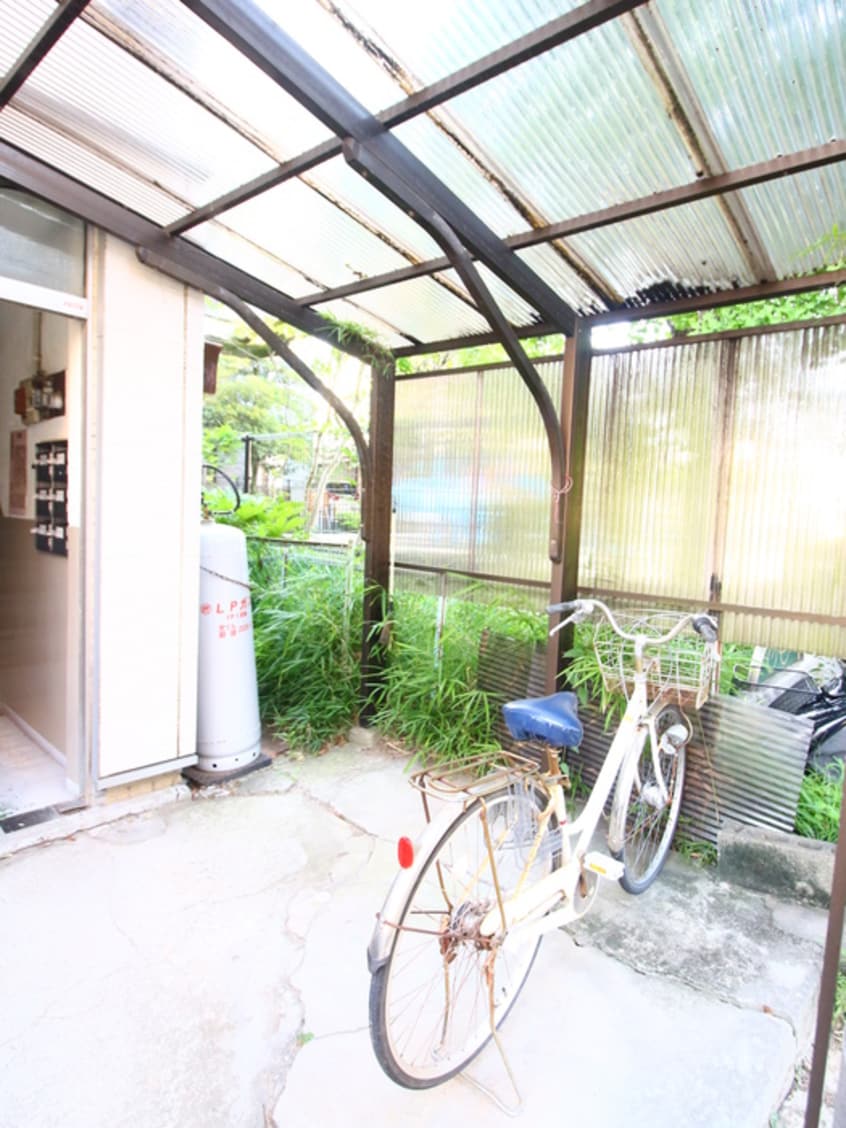 駐輪場 尾山ビル