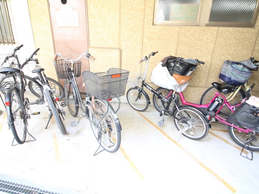 駐輪場 ロイヤルプラザ清新