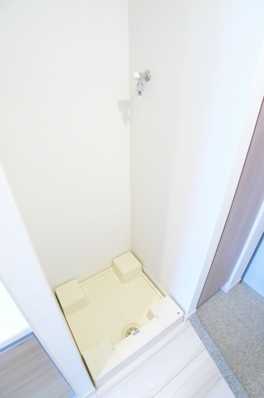 洗濯機置場 グランカーサ市川国府台