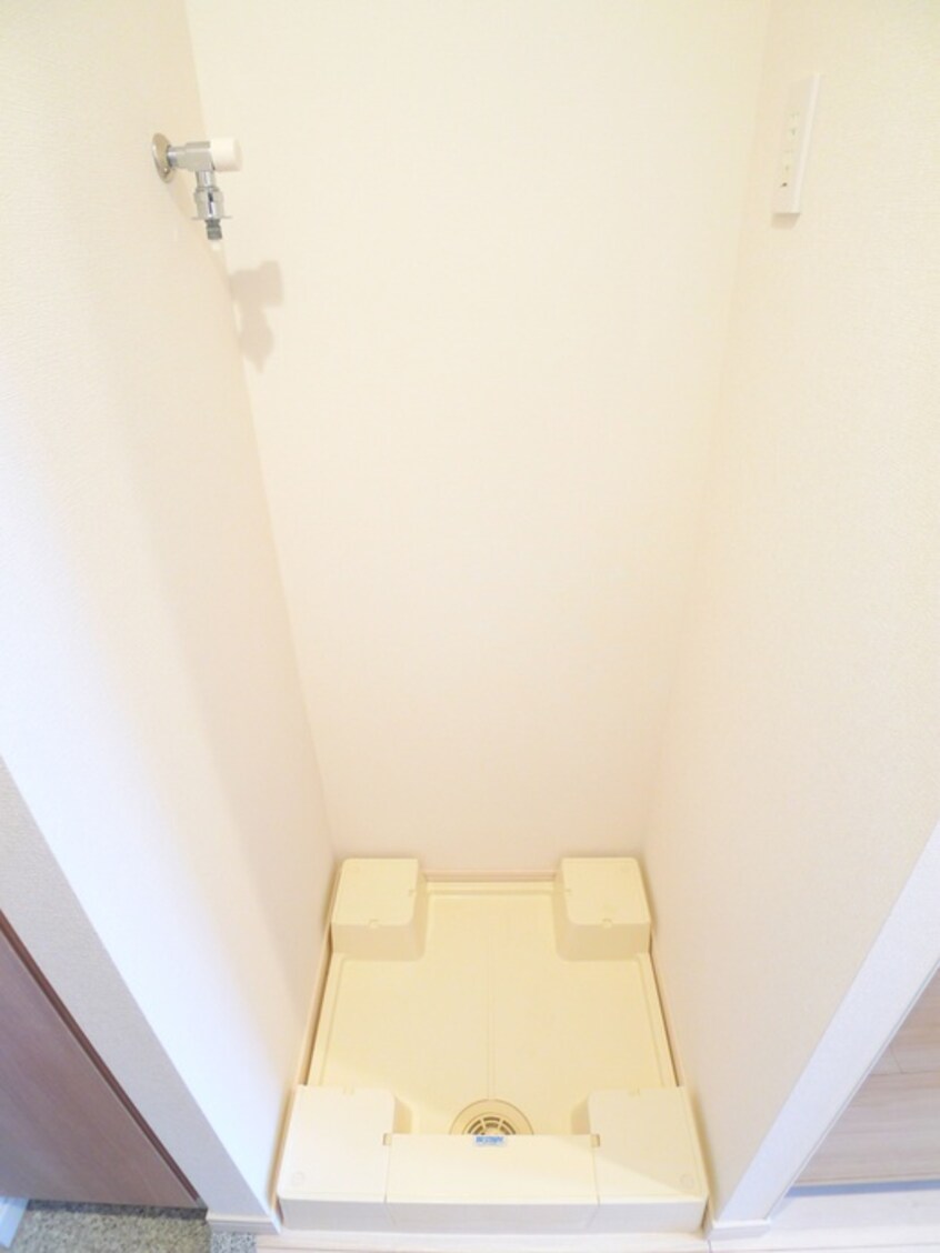 洗濯機置場 グランカーサ市川国府台