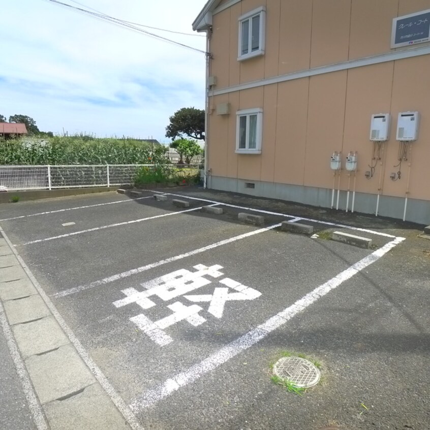 駐車場 クレ－ル　コ－ト