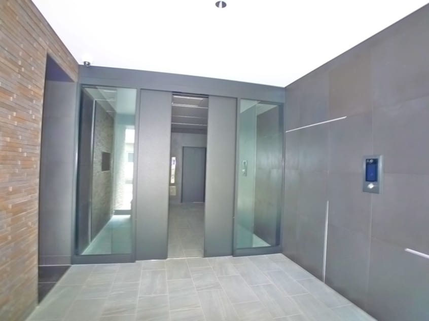 エントランス部分 ジェノヴィア金町(503)