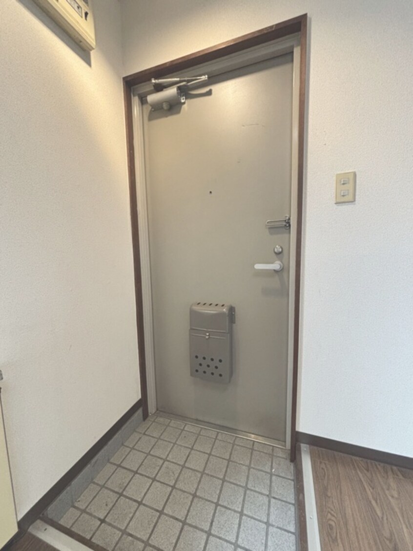 玄関 フル－ル佐伯