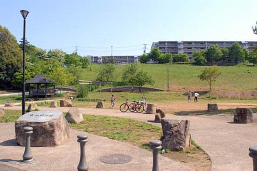 東山田公園(公園)まで430m コーポラスグリーン城山