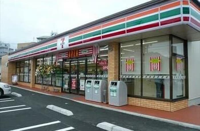 セブンイレブン川口上青木１丁目店(コンビニ)まで350m シャトル中央