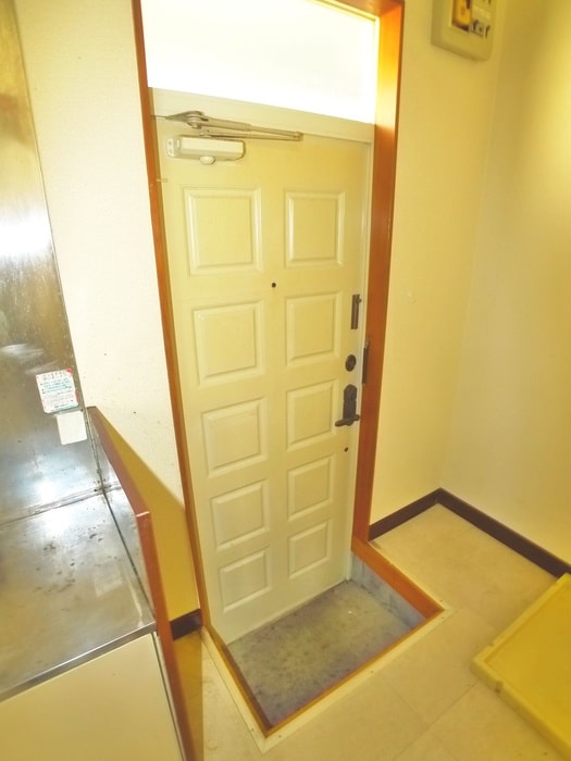 玄関 コ－ポカワノ