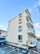 丸新ハイツの外観