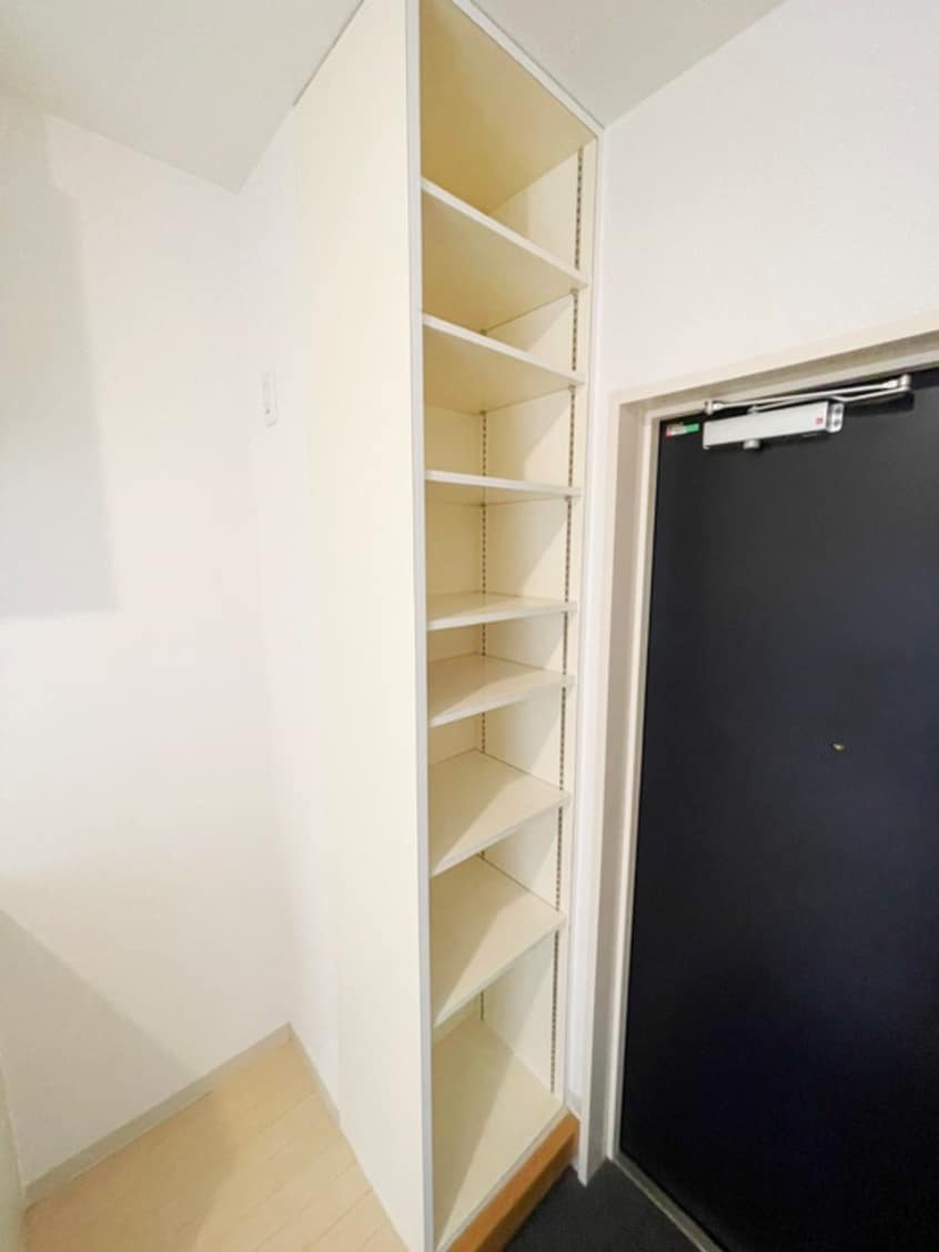 靴箱 ﾛｰｽﾞﾏﾝｼｮﾝR＆A