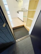 玄関 ﾛｰｽﾞﾏﾝｼｮﾝR＆A