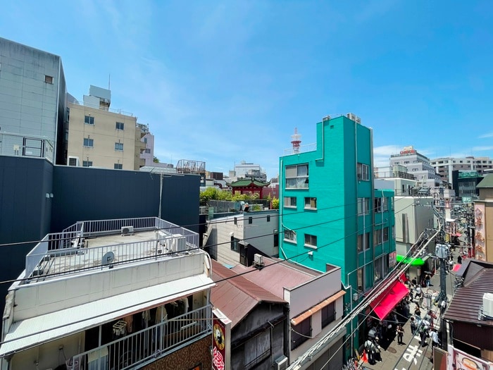 室内からの展望 ﾛｰｽﾞﾏﾝｼｮﾝR＆A