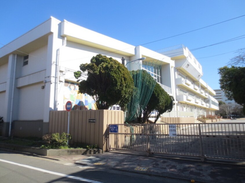 宇喜田小学校(小学校)まで750m モアノ－ブル