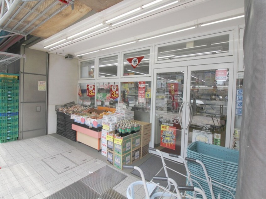 ローソンストア100(コンビニ)まで740m ヴェルデコート西新宿