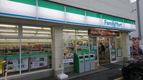 ファミリマート中野弥生町店(コンビニ)まで46m プライムブリス中野新橋