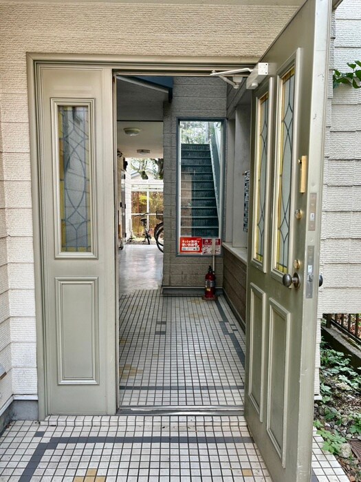 エントランス部分 ベルシェ祖師谷