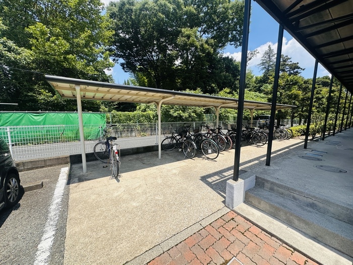 駐輪場 ドルフ北烏山Ａ