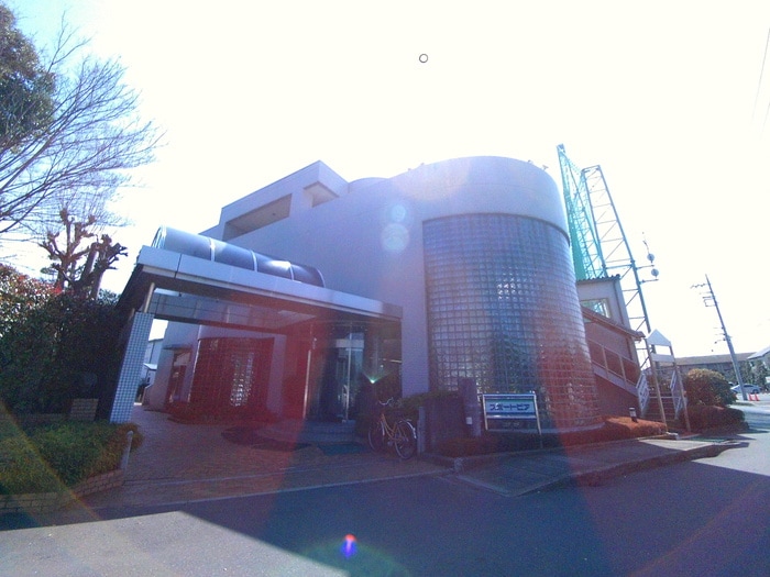 スポートピア（テニス・ゴルフ）(その他飲食（ファミレスなど）)まで880m 第３谷塚ハイツ