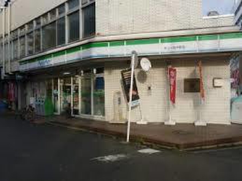 ファミリーマート　井土ヶ谷中町店(コンビニ)まで403m ｳﾞｨｰﾅｽｺｰﾄ