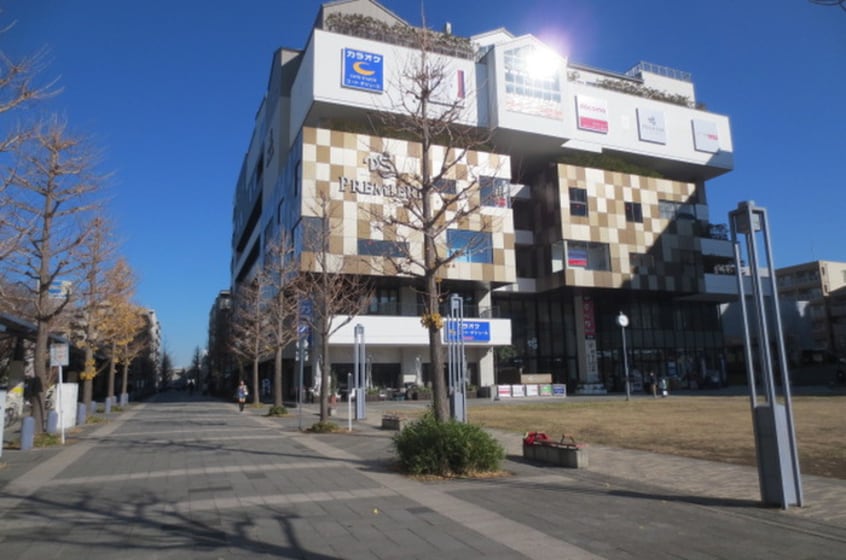 プレミアヨコハマ(ショッピングセンター/アウトレットモール)まで988m ポート・ルピナスＡ棟