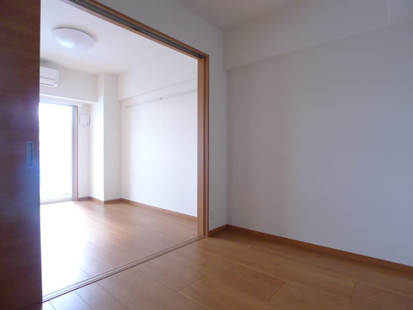 居室 ペアパレス六町２号館