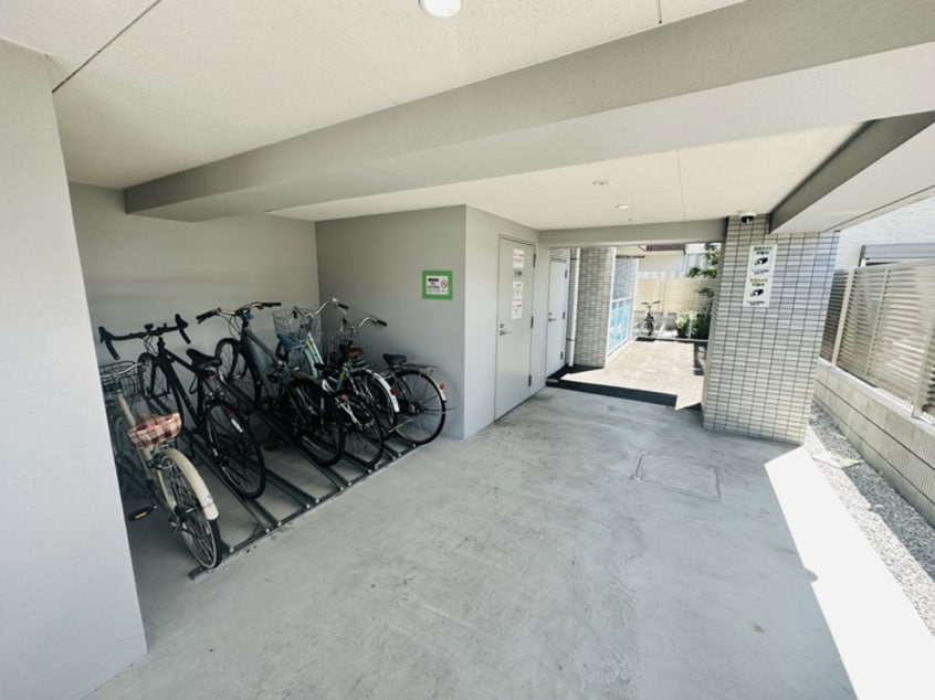 駐輪場 ペアパレス六町２号館