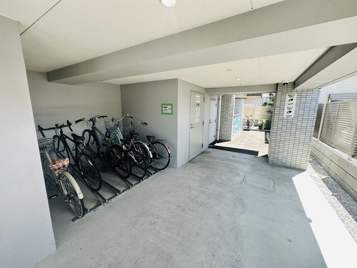 駐輪場 ペアパレス六町２号館