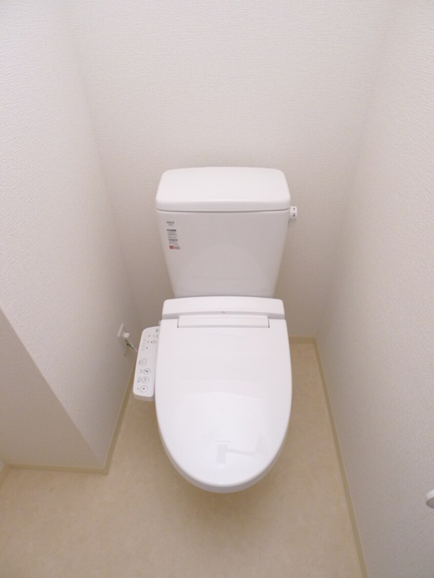 トイレ ペアパレス六町２号館