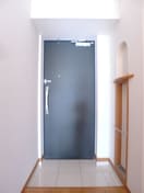 玄関 ペアパレス六町２号館