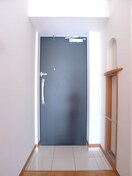 玄関 ペアパレス六町２号館