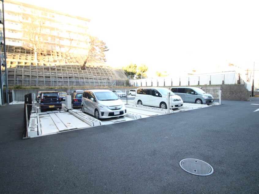 駐車場 CASSIA横濱ガーデン山