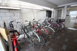 駐輪場