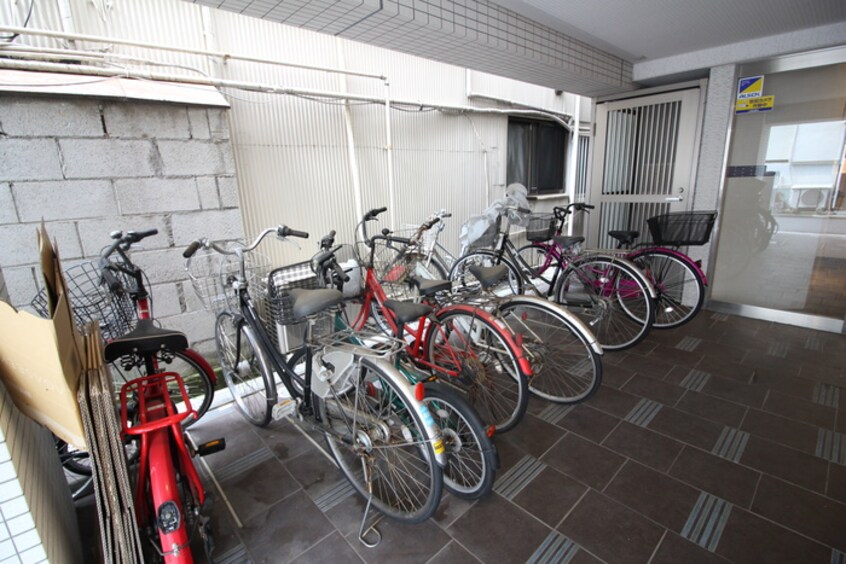 駐輪場 パウロニアバレーテイク４西横浜