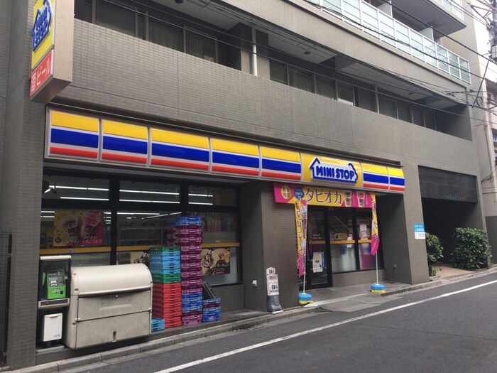 ミニストップ 北新宿4丁目店(コンビニ)まで57m Residence ANDO