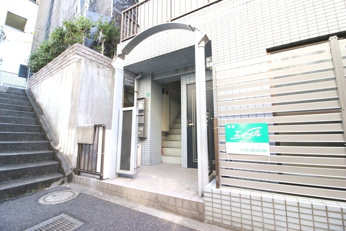 エントランス部分 服部ビル（2F）