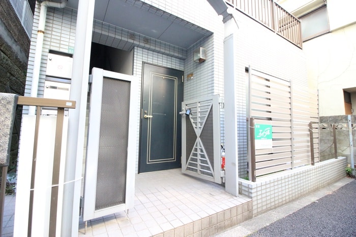 エントランス部分 服部ビル（2F）