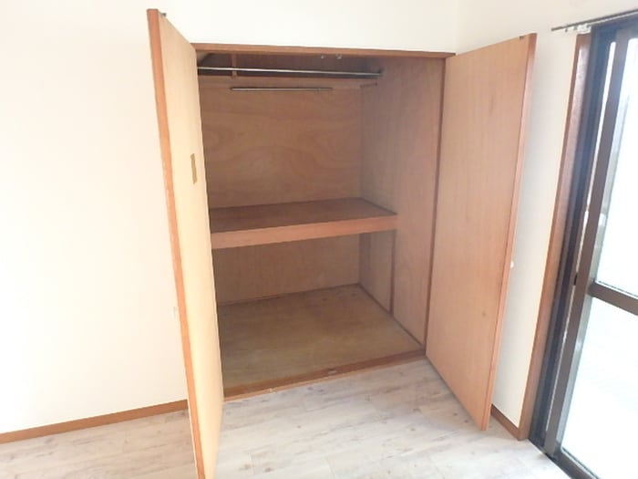 収納 服部ビル（2F）