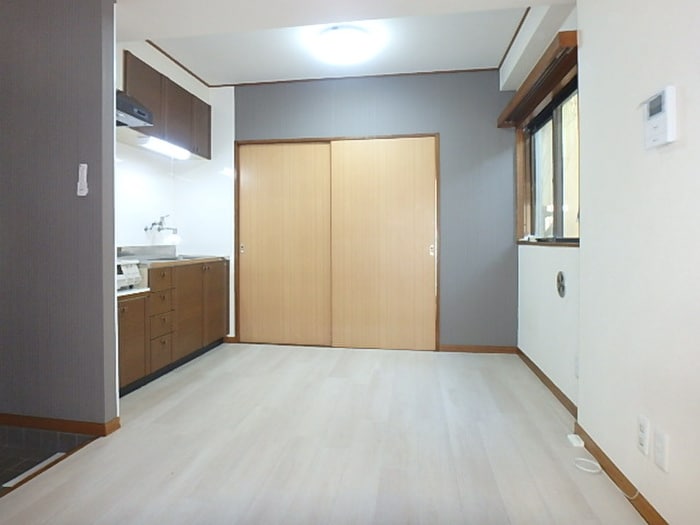 居室 服部ビル（2F）