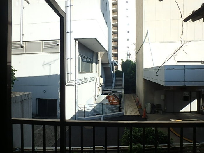 室内からの展望 服部ビル（2F）
