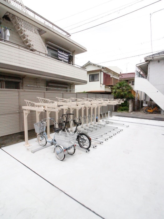駐輪場 Lumierre Shinkamata