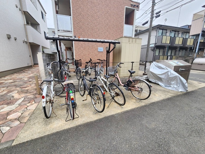 駐輪場 レグレット