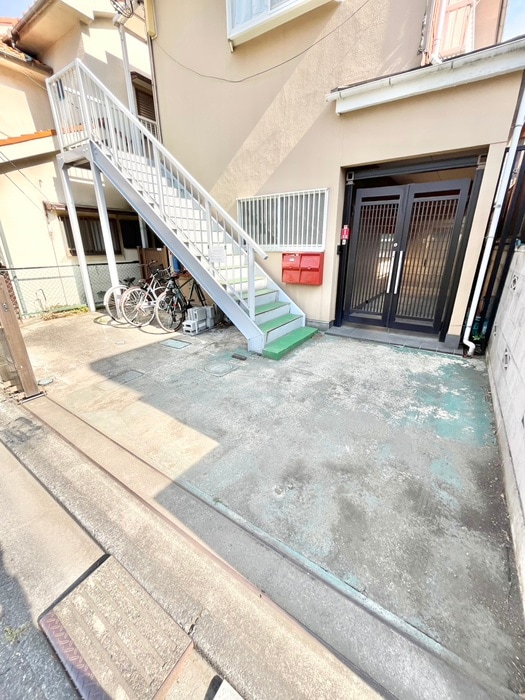 エントランス部分 新都心ハイツ