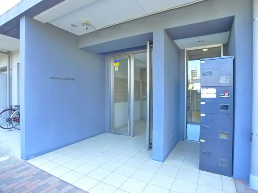 エントランス部分 シ－ウェ－ブ東綾瀬