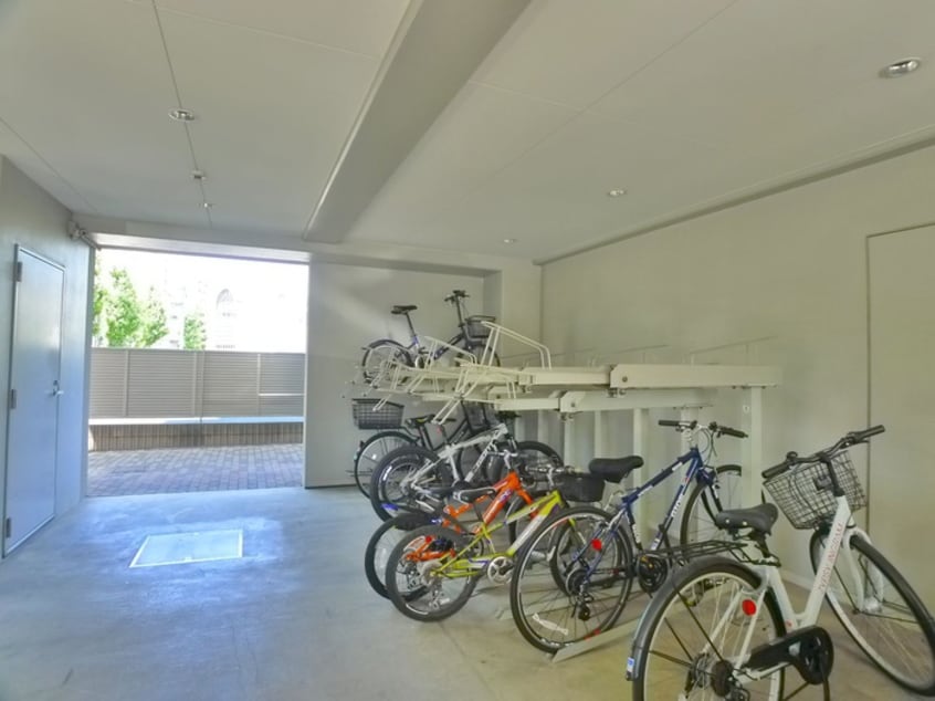 駐輪場 シ－ウェ－ブ東綾瀬