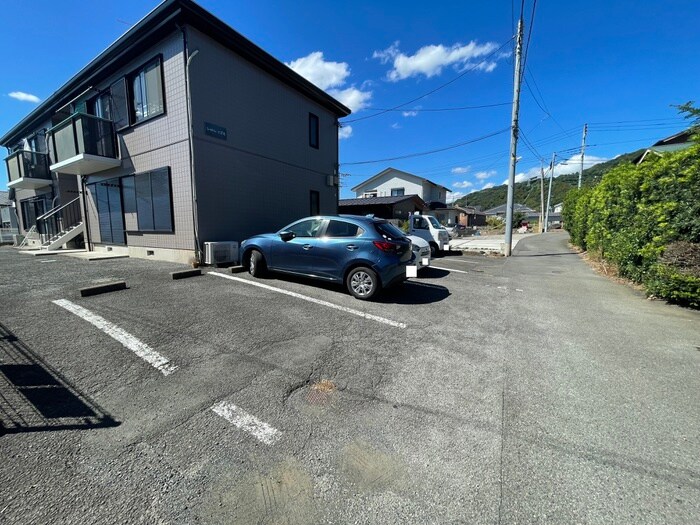 駐車場 シャトレイズミ